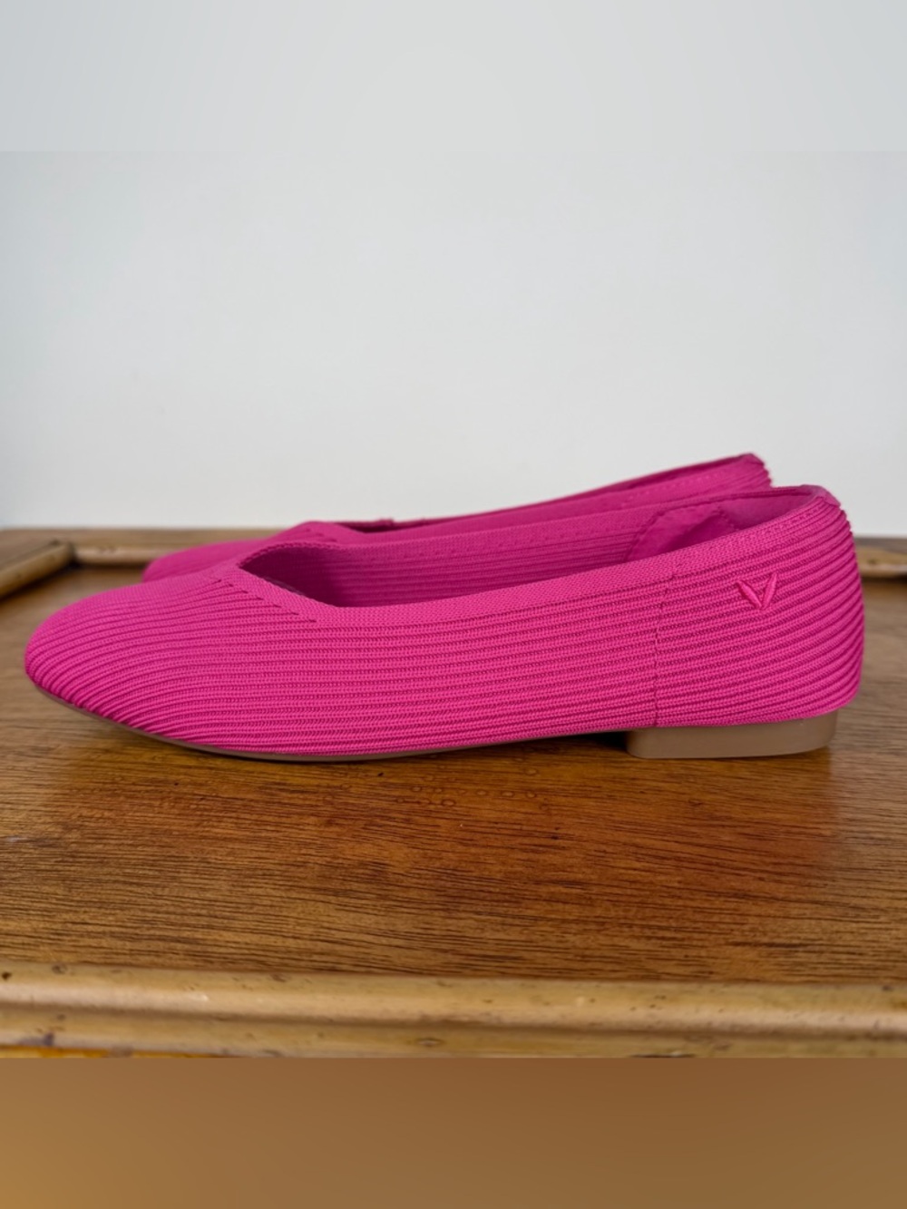 NEW Vivaia Women’s Square-Toe V-Cut Flats Margot 2.0 Pink Size 36.5 EU / 6.5 US